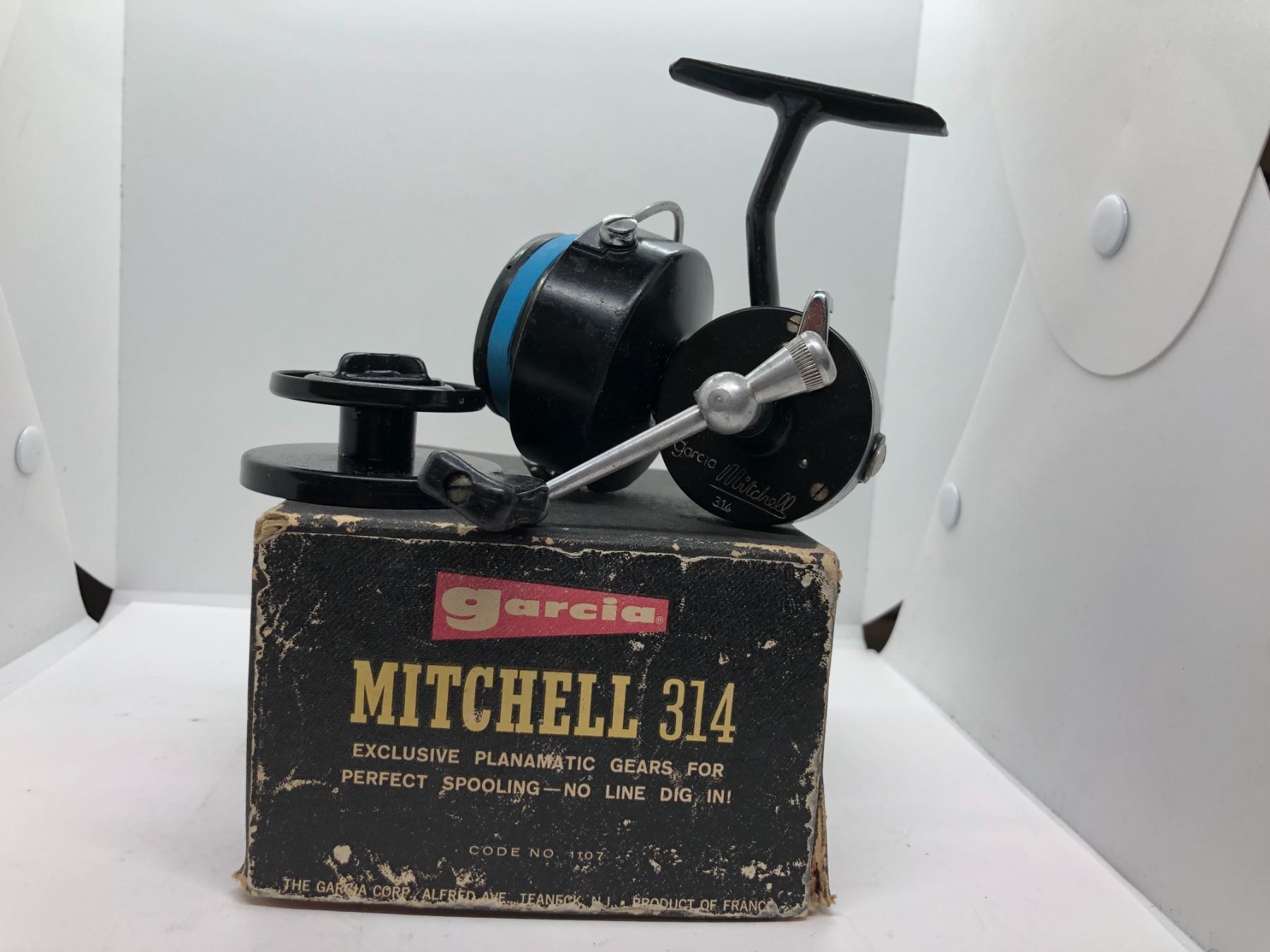 Garcia Mitchell 314 spinning reel w/ extra spool & original box