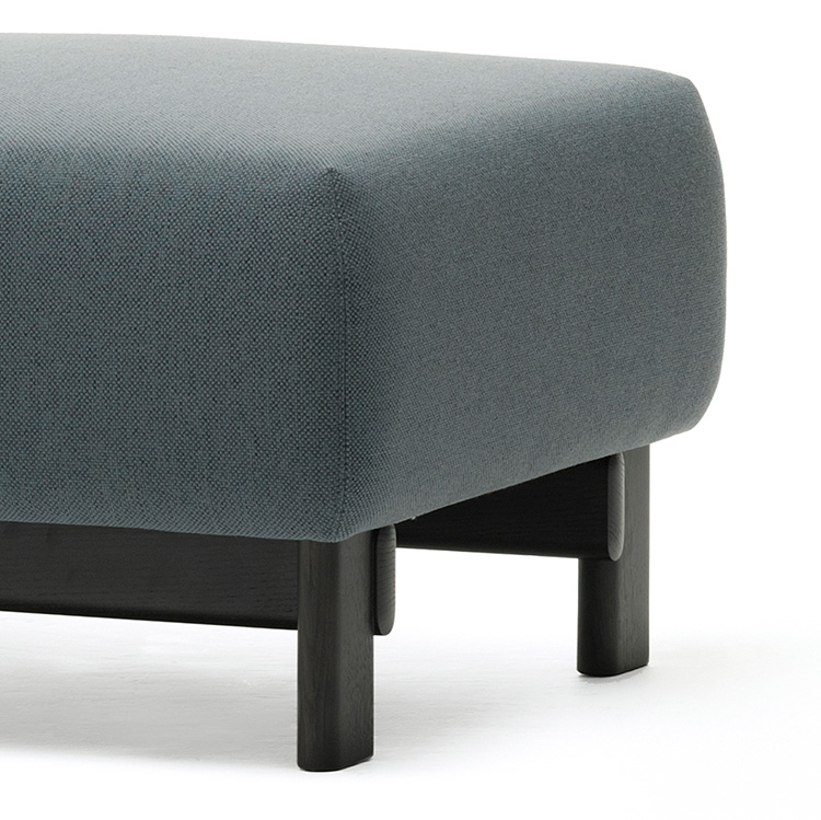 Elephant Sofa（エレファントソファ）オットマン U3426A Sycamore/Pale