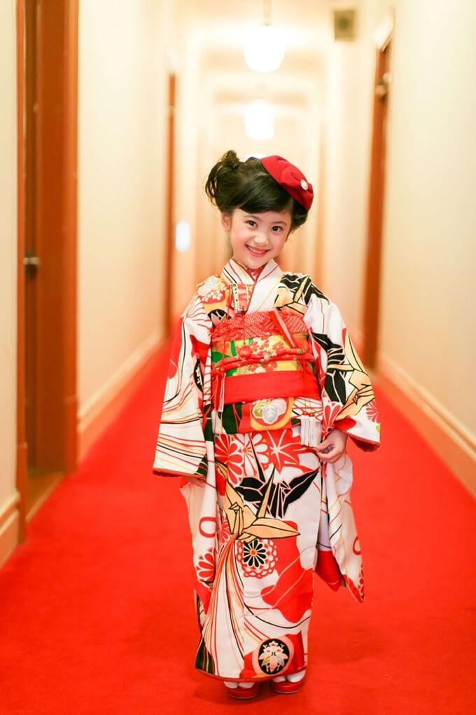 正絹 アンティーク女児着物 七五三 振袖 レトロ着物 古典柄 雪輪 冊子