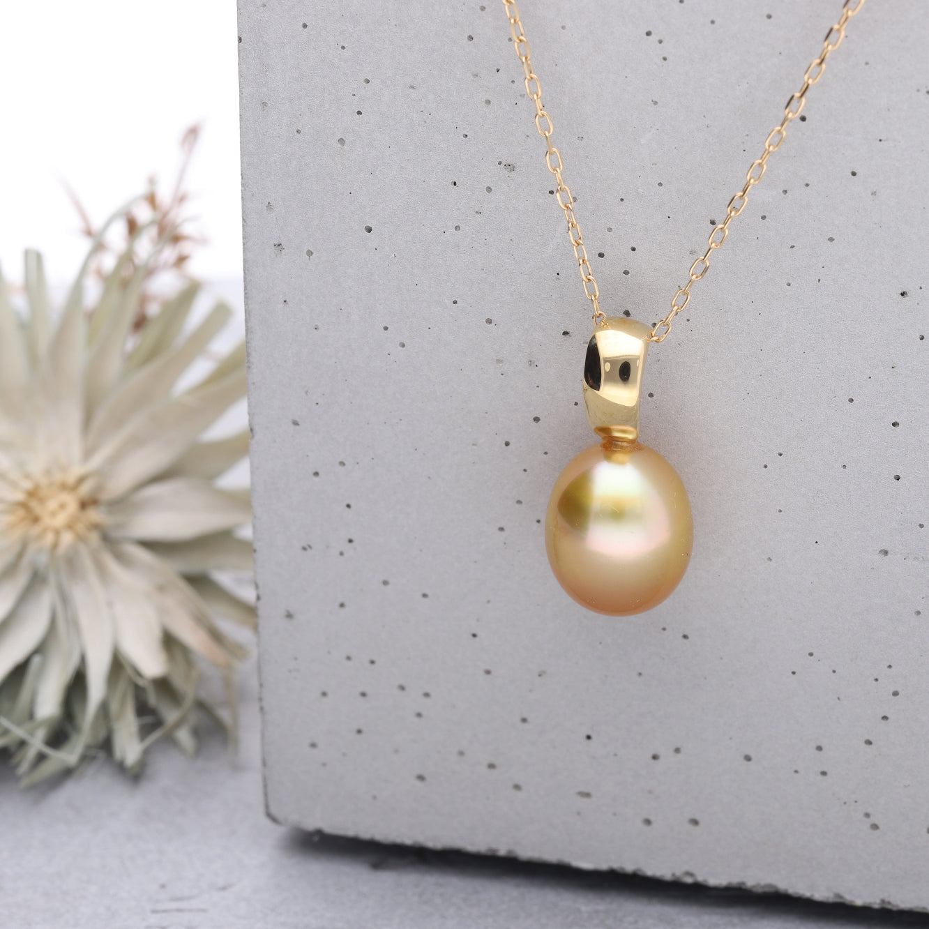 響】ゴールデンパール イエローゴールド ペンダント｜無調色 白蝶真珠
