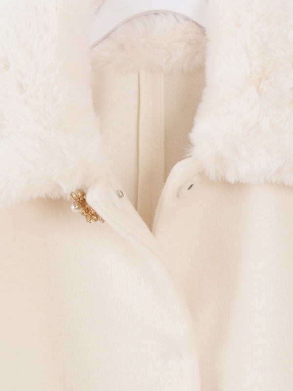 ビジューポンチョコート｜evelyn（エブリン）公式通販サイト