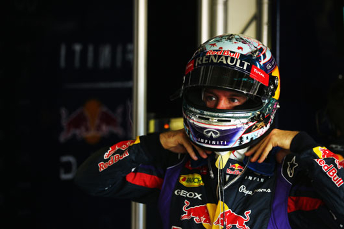 セバスチャン・ベッテル F1日本GP 特別ヘルメット 【 F1-Gate .com 】