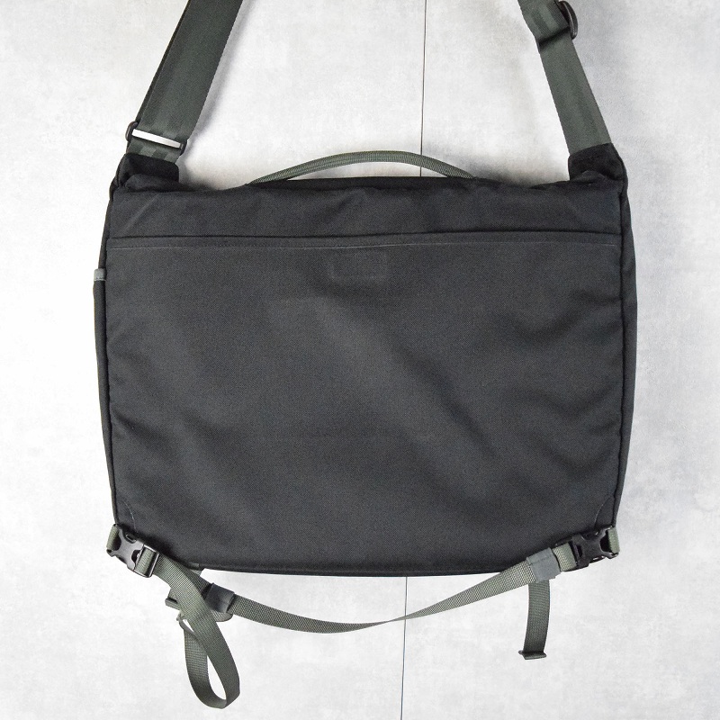2000年代 2000s パタゴニア アウトドア 黒 ブラック ショルダーバッグ