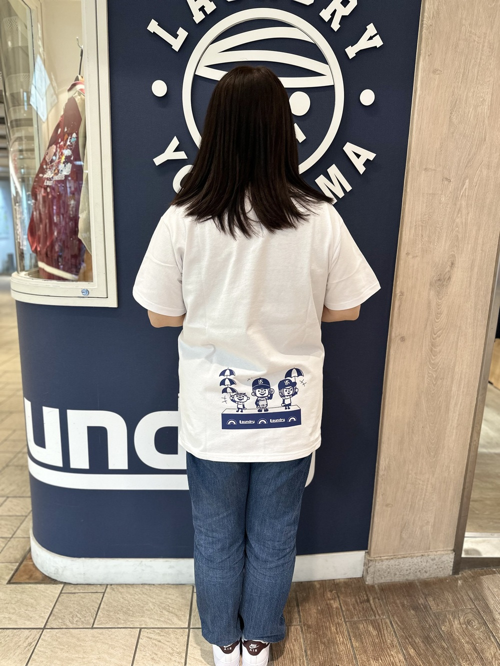 東京ヤクルトスワローズコラボTシャツ2025」を使ったコーディネート