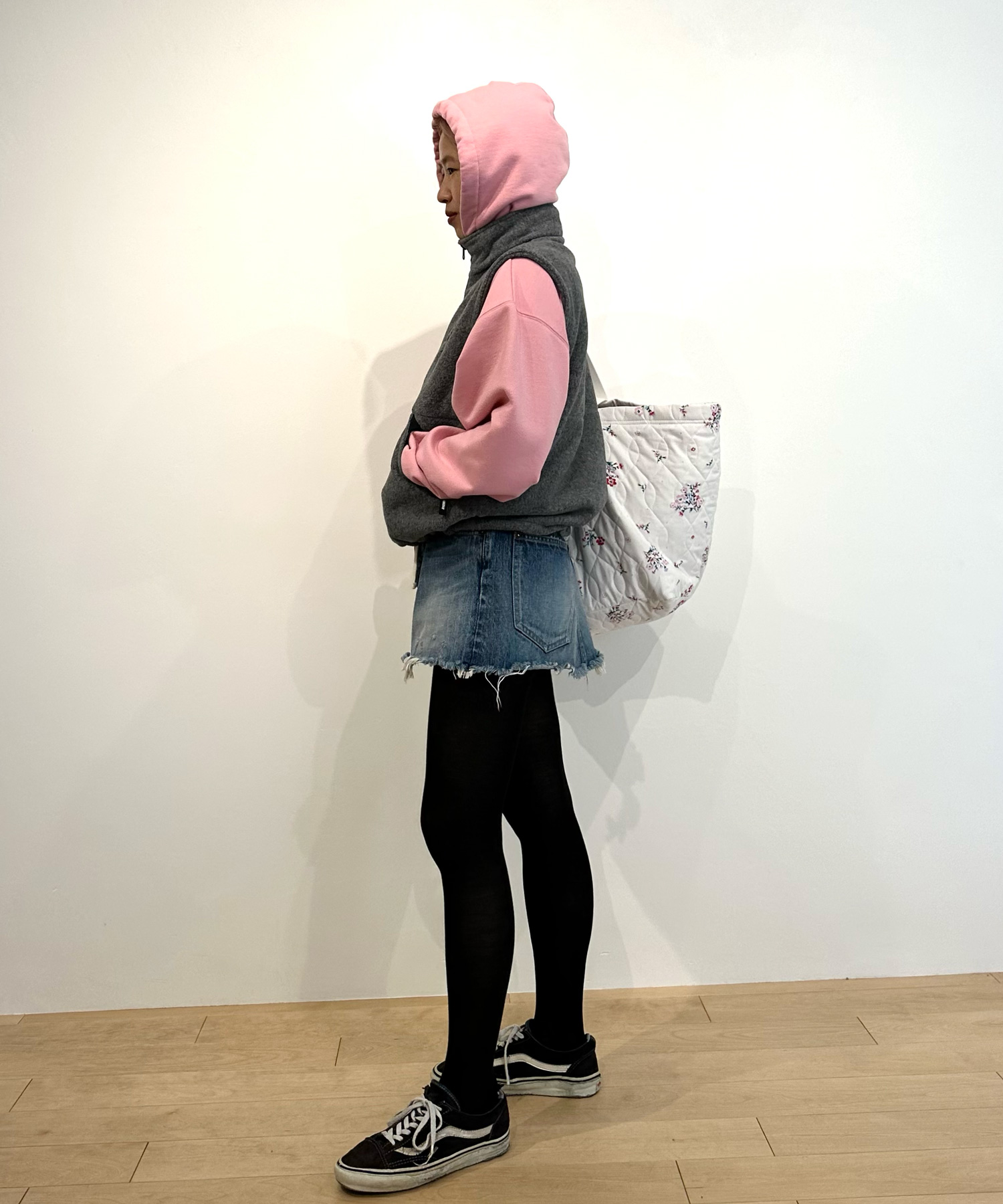 DAMAGE DENIM MINI SKIRT｜HOLIDAY（ホリデイ）OFFICIAL ONLINE STORE