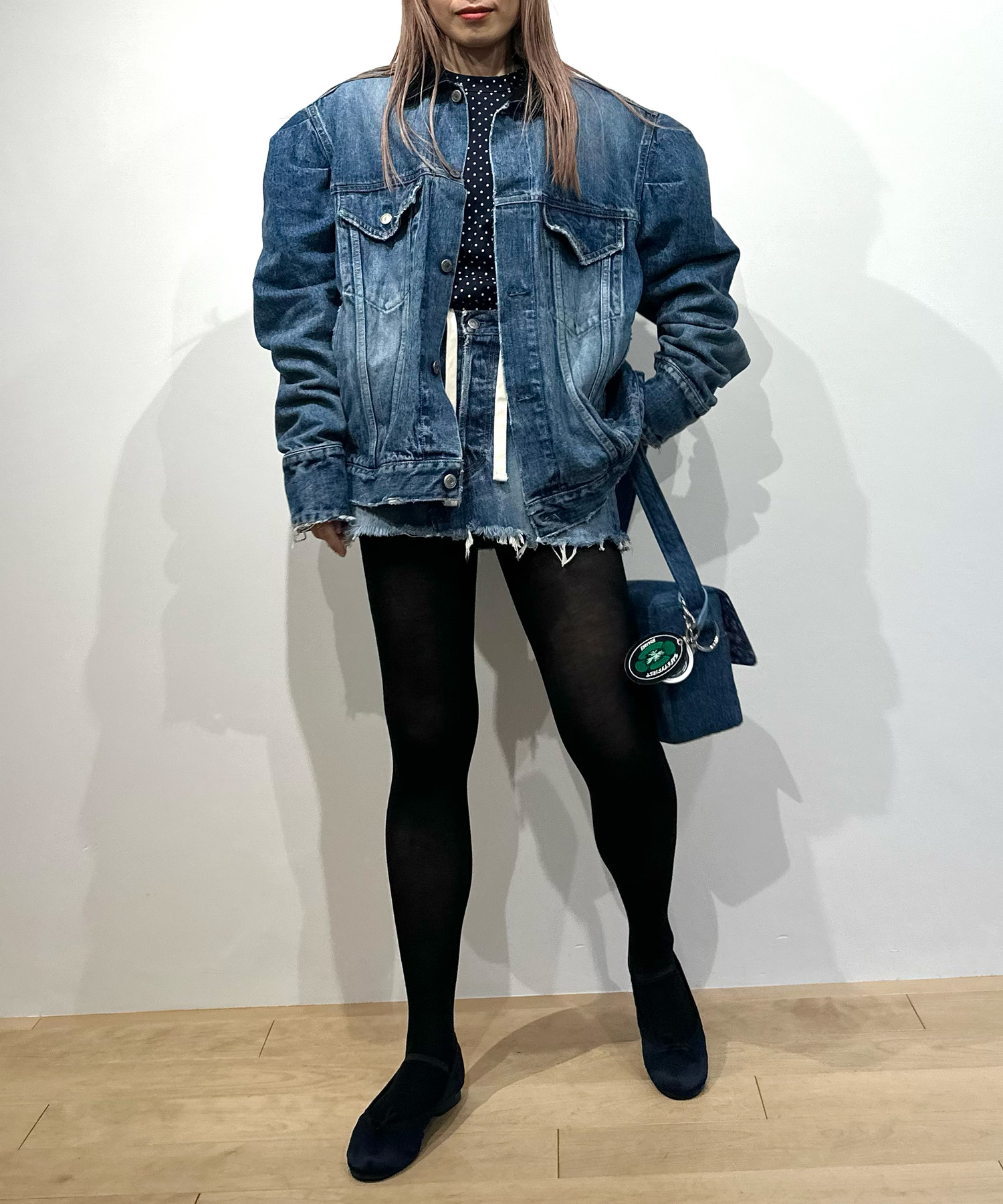 DAMAGE DENIM MINI SKIRT｜HOLIDAY（ホリデイ）OFFICIAL ONLINE STORE