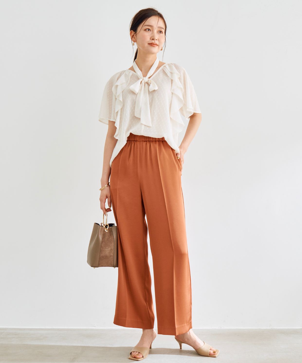 ウエストギャザーサテンパンツ｜Stola.（ストラ）公式通販サイト