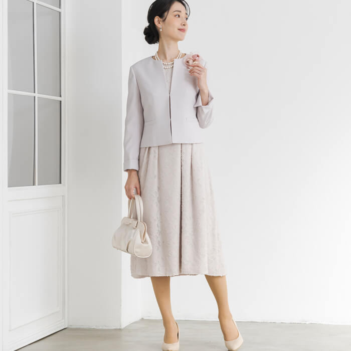 リボンデザインのフォーマルバッグ ・ベージュ｜東京ソワール