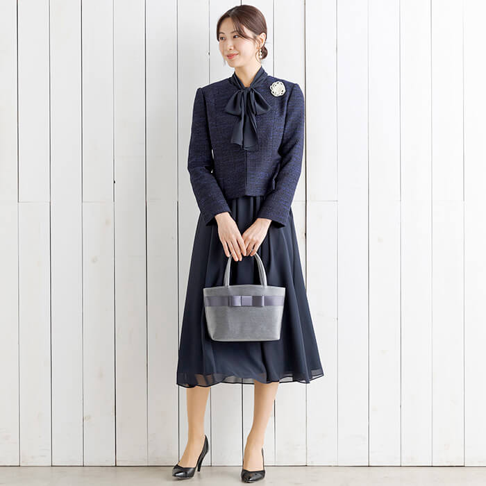 リボンタイ付きワンピのセレモニースーツ 9号・ネイビー｜東京