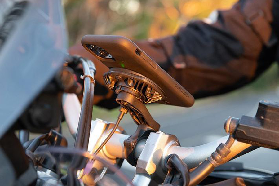 ライダーに新常識に!? 走行時の高周波振動も安心!! Quad Lock衝撃吸収