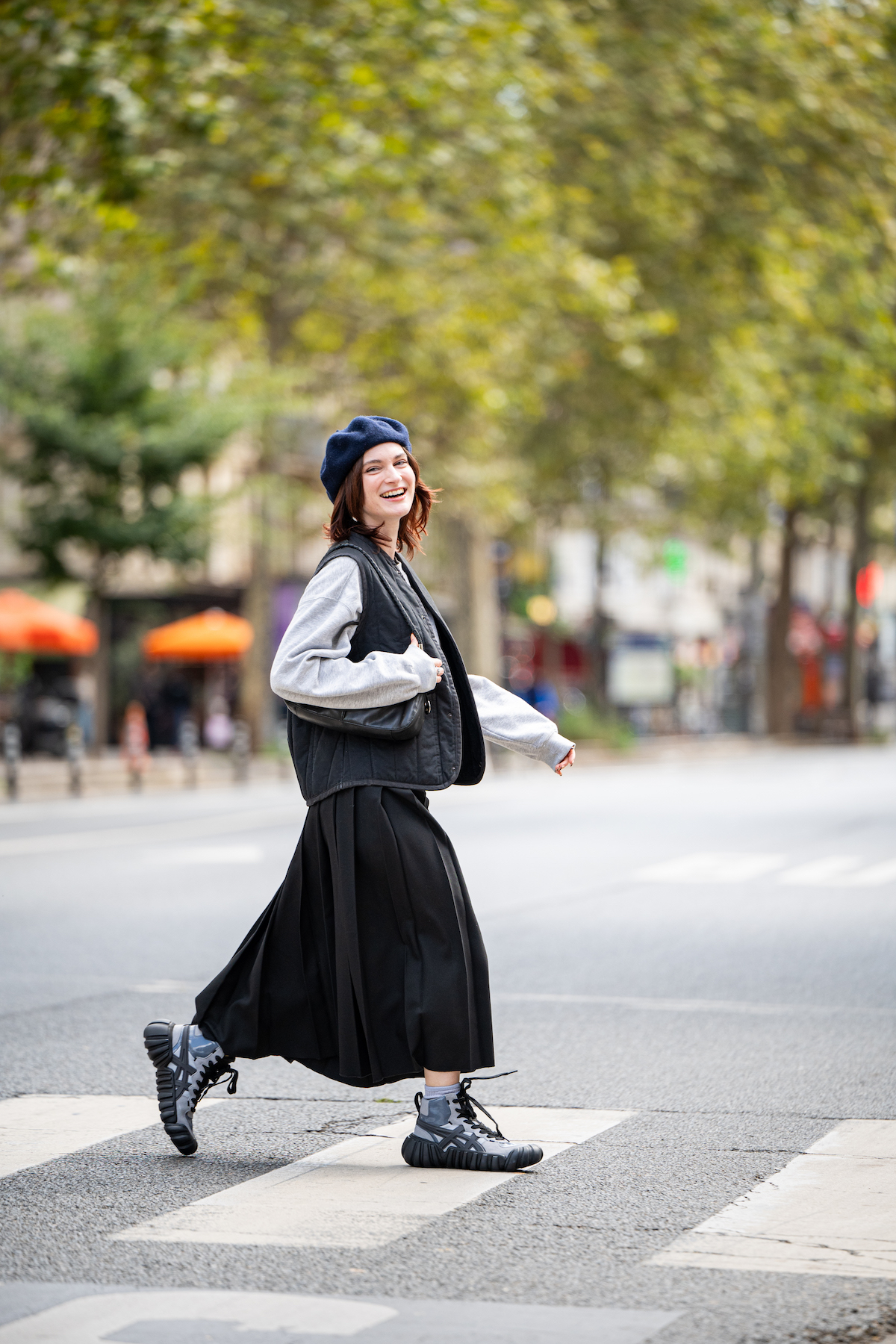 パリ&東京で出会った“スニーカー”のお手本コーデ7選！秋冬も大活躍な